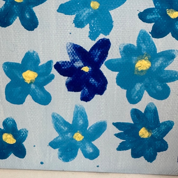 Hand-painted beautiful light blue floral gouache painting - Picture 3 of 3